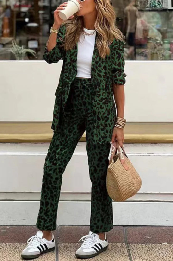 Penélope - Conjunto de blazer y pantalón con estampado animal