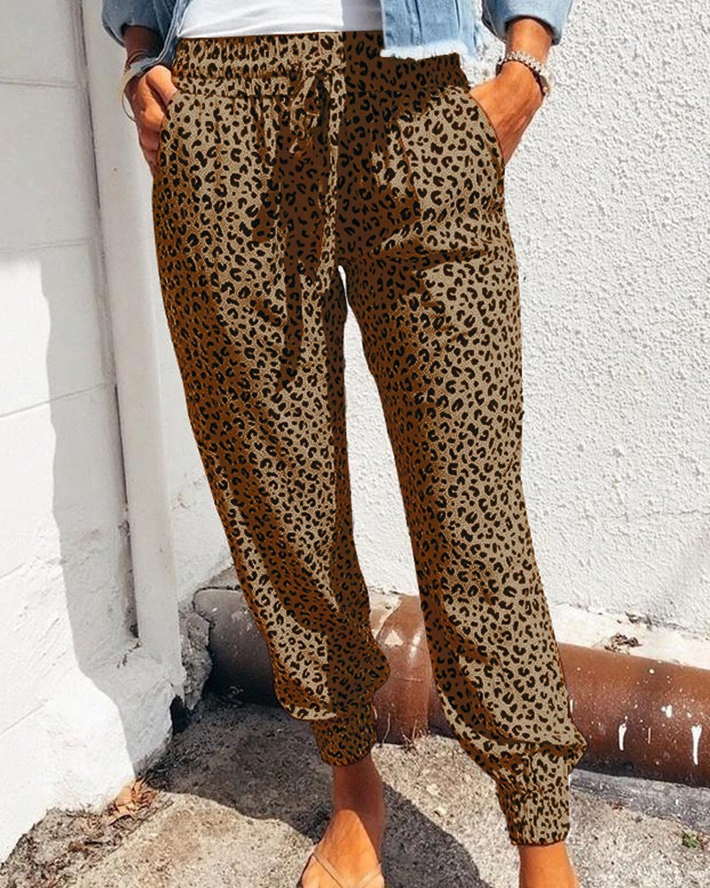 Pantalones holgados con estampado animal