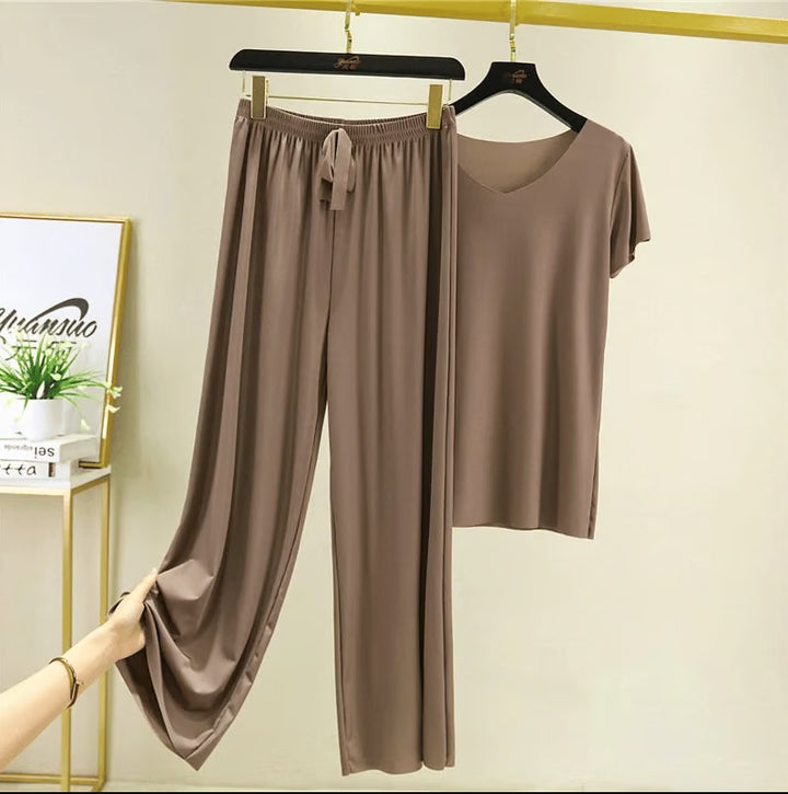 Conjunto de seda con piernas anchas