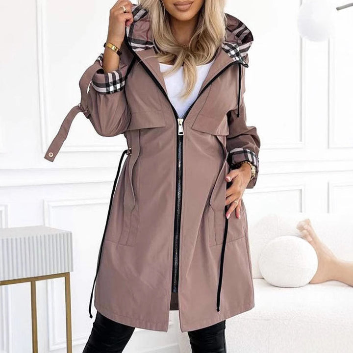 Gabardina Moderna Nathalie | El Clásico Actualizado para el Otoño