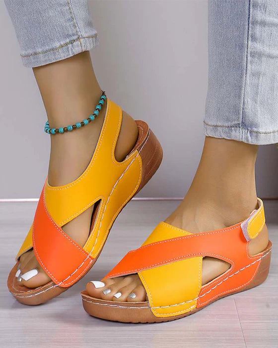 Cómodas sandalias con correa cruzada
