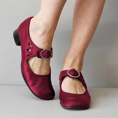 Cómodas sandalias con tacón bajo
