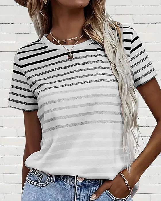 Camiseta de rayas con cuello redondo