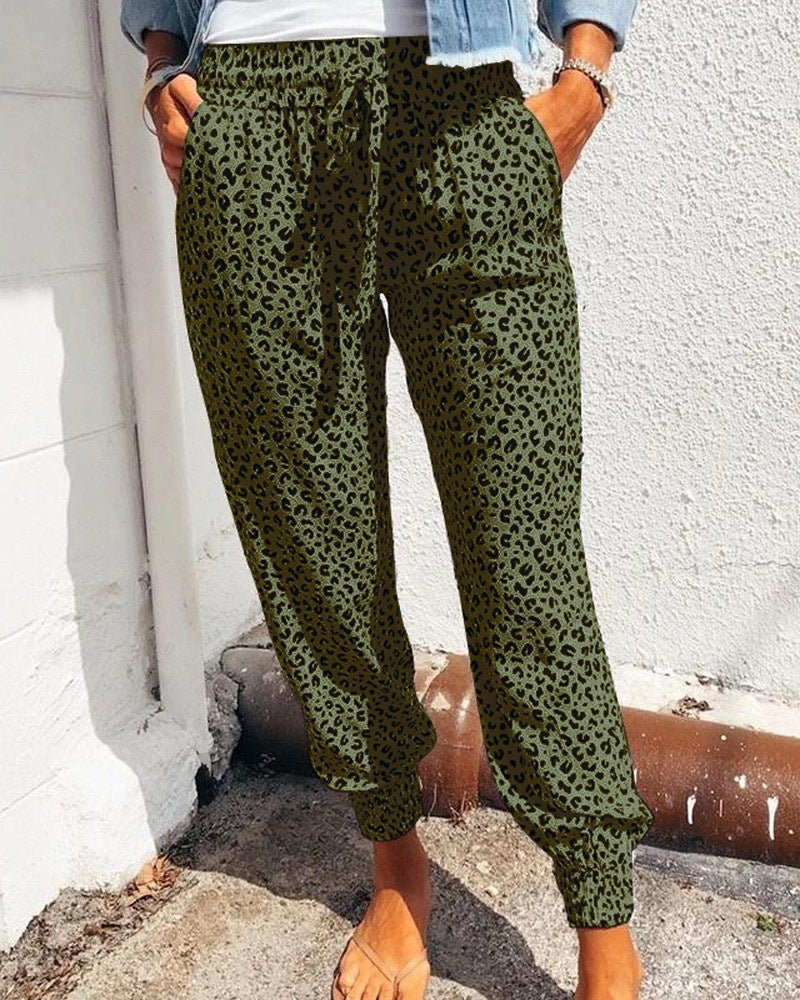 Pantalones holgados con estampado animal